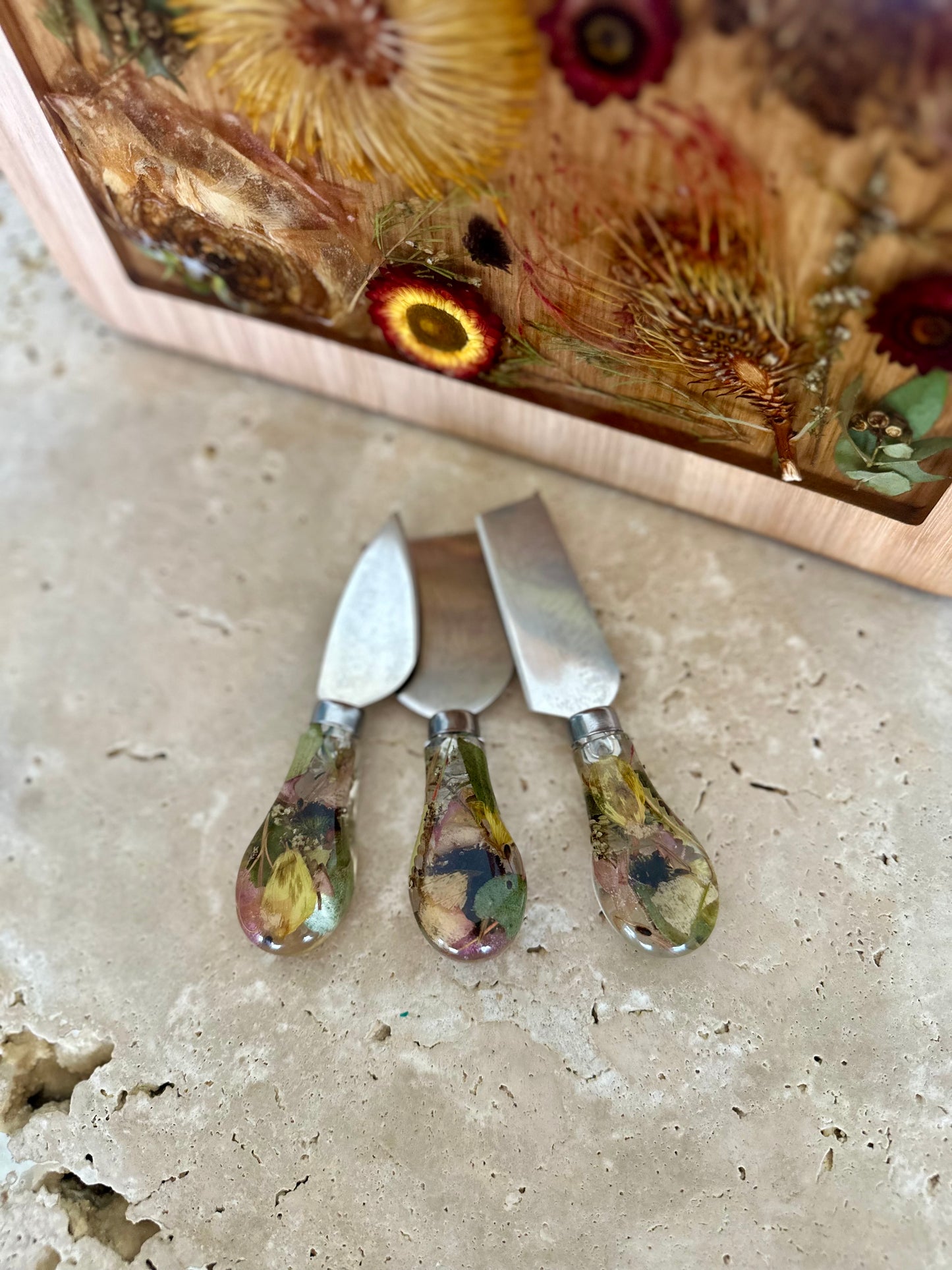 Cheese Knife Flower Preservation