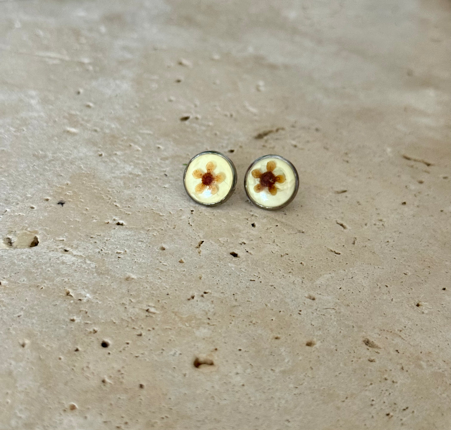 Silver Resin Stud Earrings (253)