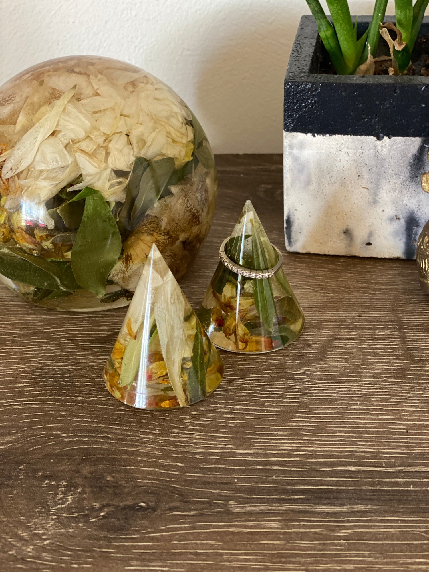 Flower discount ring holder